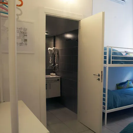 Guest house Behouse And Breakfast Naples