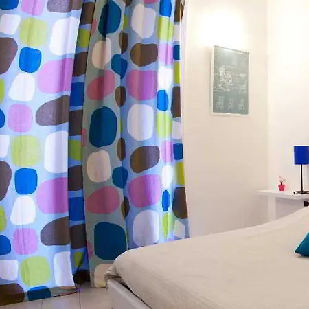 Guest house Behouse And Breakfast Naples