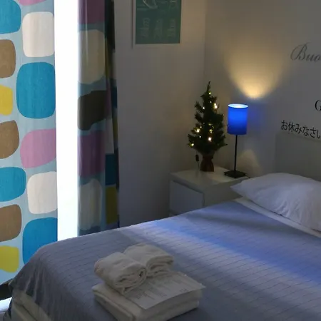 Behouse And Breakfast 3* Naples