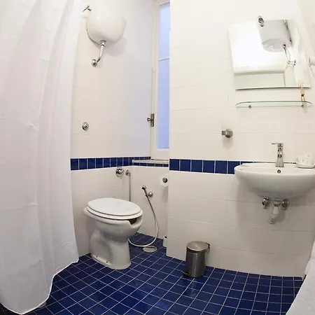 Behouse And Breakfast 3* Неаполь